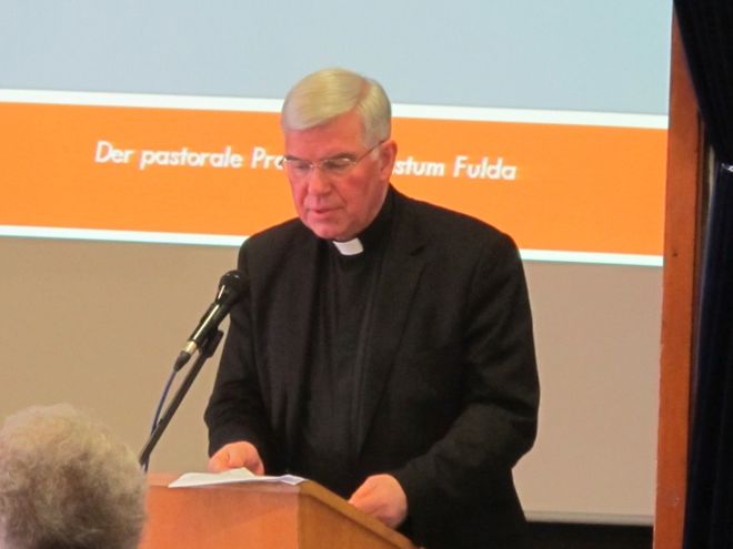 Weihbischof Prof. Dr. Karlheinz Diez beim Dekanatstag in Fritzlar am 16. Februar 2013